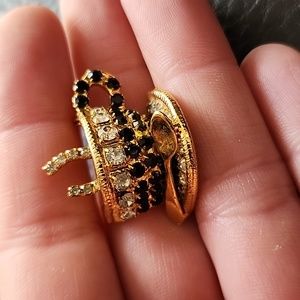 VTG Dorothy Bauer brooch